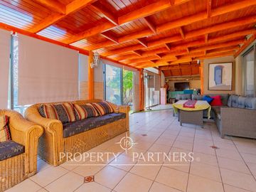 Casa con gran patio en Los Raulies