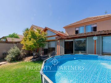 Casa con gran patio en Los Raulies