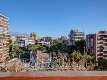 Amplio departamento en Luis Thayer Ojeda a 7 minutos de metro Tobalaba