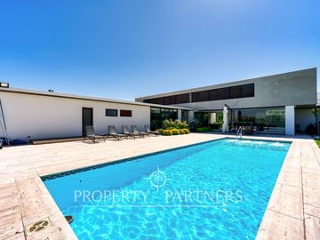 Piedra Roja, Moderna e impecable casa en Exclusivo Condominio con Cancha de golf
