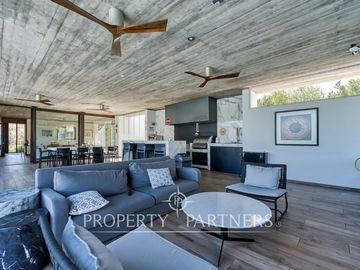 Piedra Roja, Moderna e impecable casa en Exclusivo Condominio con Cancha de golf