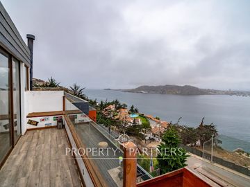 Impresionante Casa en Venta con una Espectacular Vista en La Herradura