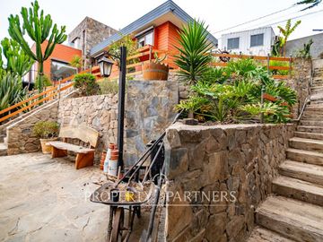 Impresionante Casa en Venta con una Espectacular Vista en La Herradura