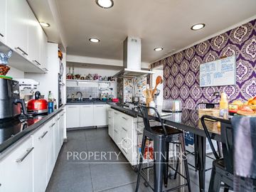 Impresionante Casa en Venta con una Espectacular Vista en La Herradura