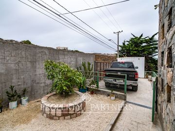 Impresionante Casa en Venta con una Espectacular Vista en La Herradura
