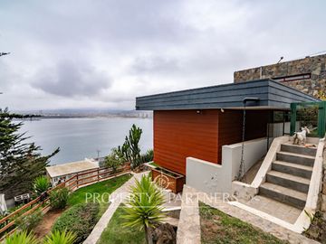 Impresionante Casa en Venta con una Espectacular Vista en La Herradura