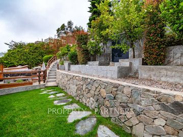Impresionante Casa en Venta con una Espectacular Vista en La Herradura