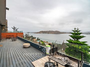 Impresionante Casa en Venta con una Espectacular Vista en La Herradura