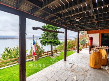Impresionante Casa en Venta con una Espectacular Vista en La Herradura