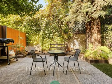 Cómodo departamento con jardín, Dehesa Central