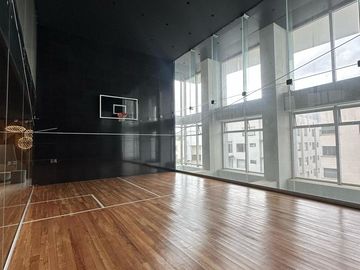 Venta suite con balcón González Suarez edif. Oh