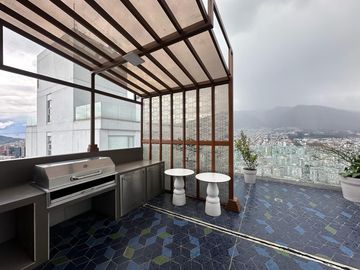 Venta suite con balcón González Suarez edif. Oh