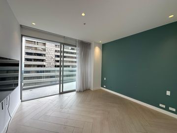 Venta suite con balcón González Suarez edif. Oh