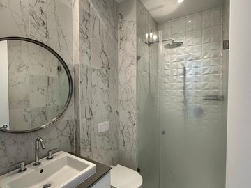 Venta suite con balcón González Suarez edif. Oh