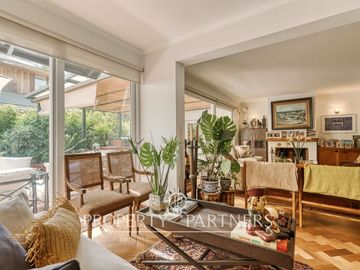 Excelente casa familiar, vida de barrio.
