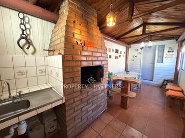 Cómoda y amplia casa en venta,  Lomas de Mirasur.