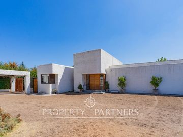 Casa en Parcela en Exclusivo Sector de Pirque, Santa Rita