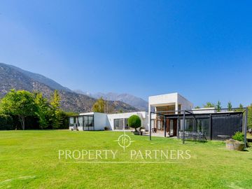 Casa en Parcela en Exclusivo Sector de Pirque, Santa Rita