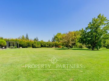 Casa en Parcela en Exclusivo Sector de Pirque, Santa Rita