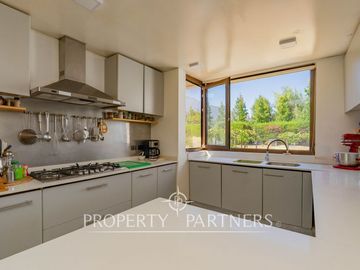 Casa en Parcela en Exclusivo Sector de Pirque, Santa Rita