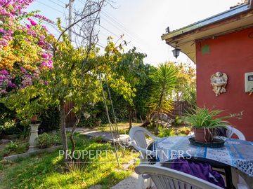 Casa con gran terreno, excelente ubicación en MACUL