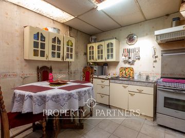 Casa con gran terreno, excelente ubicación en MACUL
