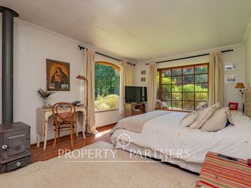 Excelente casa en parcela en céntrico sector de Pirque