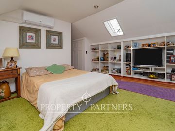 Excelente casa en parcela en céntrico sector de Pirque