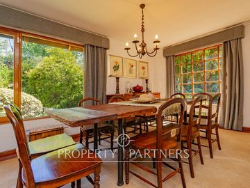 Excelente casa en parcela en céntrico sector de Pirque