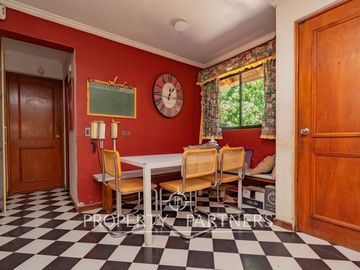 Excelente casa en parcela en céntrico sector de Pirque