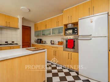 Excelente casa en parcela en céntrico sector de Pirque