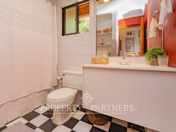 Excelente casa en parcela en céntrico sector de Pirque