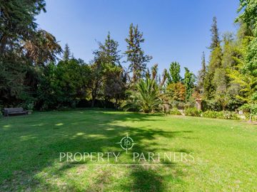 Excelente casa en parcela en céntrico sector de Pirque