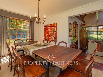 Excelente casa en parcela en céntrico sector de Pirque