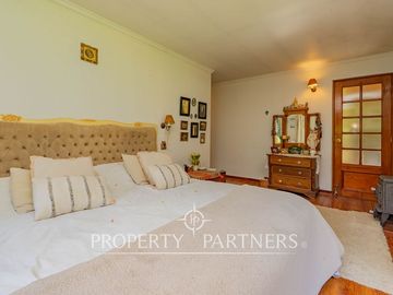 Excelente casa en parcela en céntrico sector de Pirque