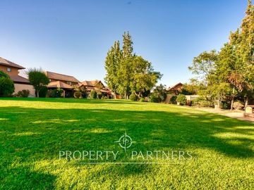 Venta de Hermosa y Gran casa en condominio de Peñalolén