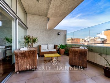 Maravilloso y luminoso duplex con vistas despejadas