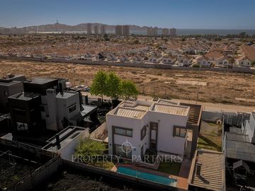 Sólida casa en Peñuelas