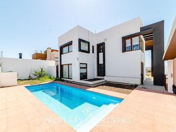 Sólida casa en Peñuelas