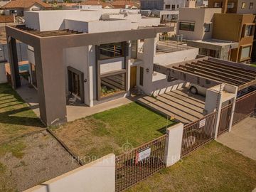 Sólida casa en Peñuelas