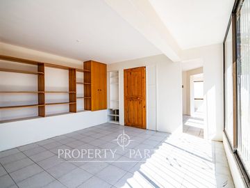Linda casa en pleno San Joaquin de construcción solida remodelada