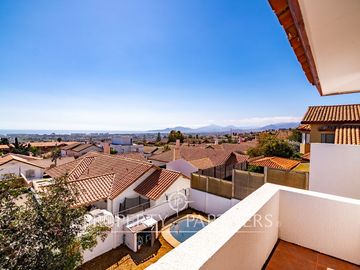 Linda casa en pleno San Joaquin de construcción solida remodelada