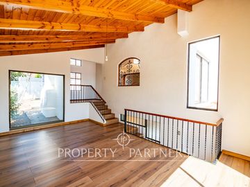 Linda casa en pleno San Joaquin de construcción solida remodelada