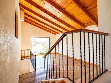Linda casa en pleno San Joaquin de construcción solida remodelada