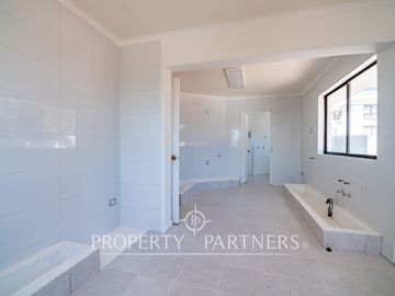 Linda casa en pleno San Joaquin de construcción solida remodelada