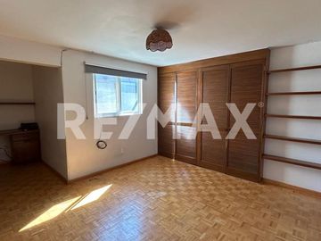 Casa de desniveles en Venta en Loma Dorada - (3)
