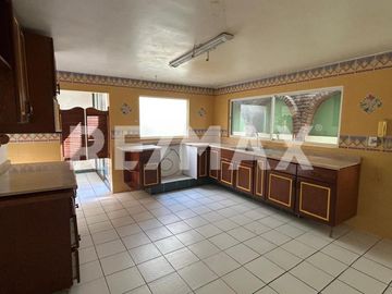 Casa de desniveles en Venta en Loma Dorada - (3)