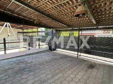 Casa de desniveles en Venta en Loma Dorada - (3)