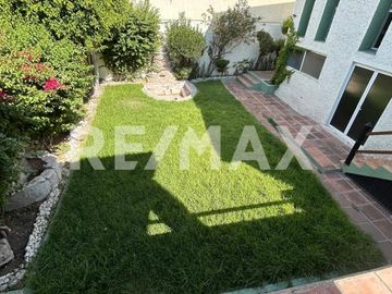Casa de desniveles en Venta en Loma Dorada - (3)