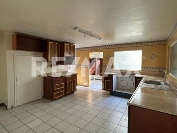 Casa de desniveles en Venta en Loma Dorada - (3)